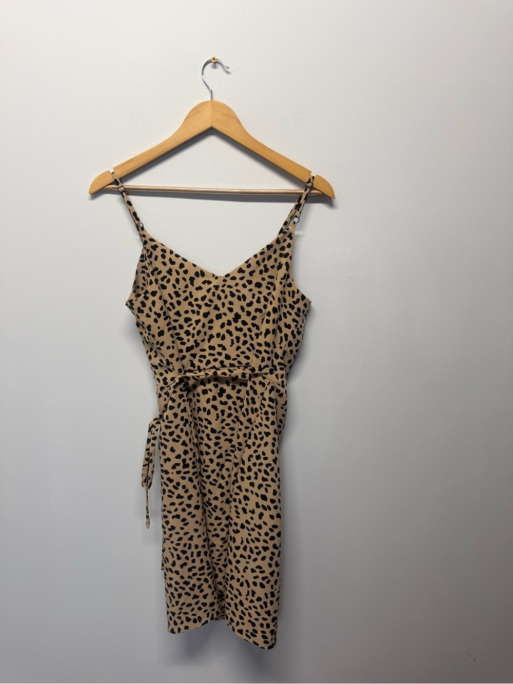 Sanctuary Animal Print Wrap Mini Dress Size Medium NWT - Picture 5 of 10